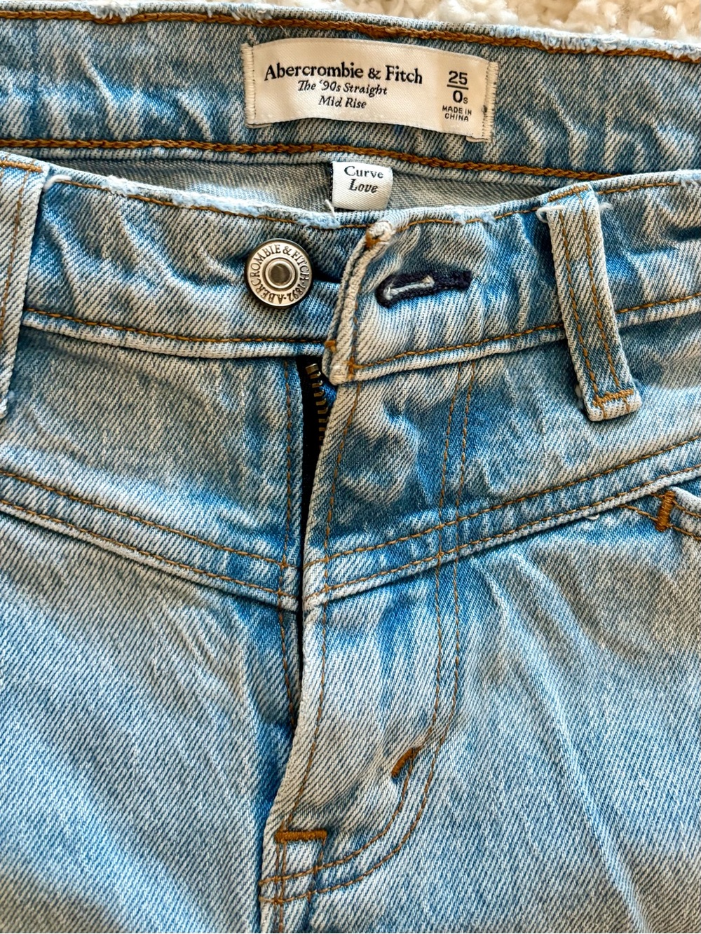 Abercrombie Curve Love 90s Straight Mid Rise Jeans (Short length, size 25)